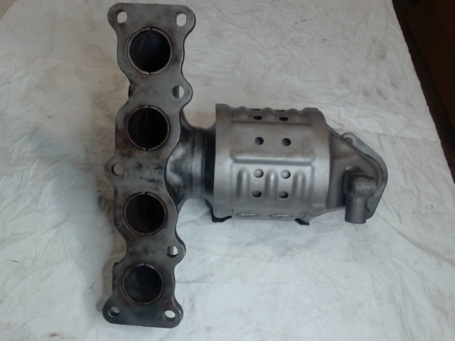 Catalytic Converter with Integrated Exhaust Manifold