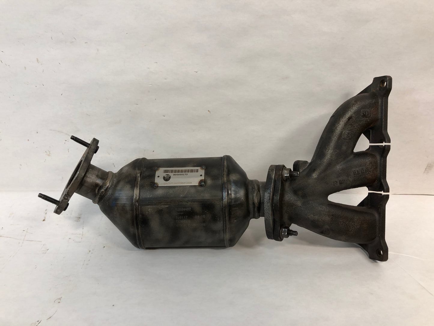 Warm Up Three-Way Catalytic Converter with Exhaust Pipe