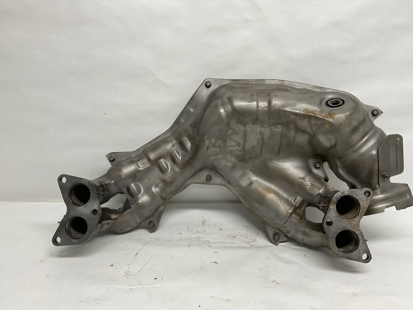 SU003-10579
Other Names: Exhaust Manifold, Pre-Converter, Pipe Complete Exhaust Front
Description:
GR86. 2.4l.
Notes: Includes: Catalytic Converter.