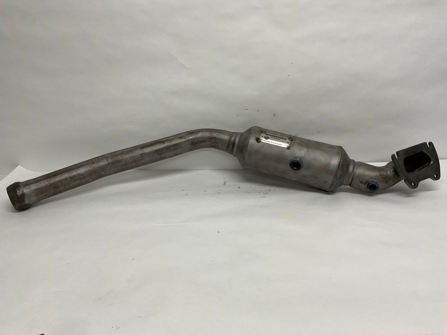 Pipe And Converter, RIGHT SIDE (From Driver's Seat USA LHD)
Description:
To Manifold.
Condition: New
Notes: Engines: 3.0L V6 24V VVT ENGINE. 3.6L V6 24V VVT Engine.
Applications: 4x2. 4x4. E 4x2. E 4x4.
Replaces: 68110125ab, 68110125ac, 68110125ad