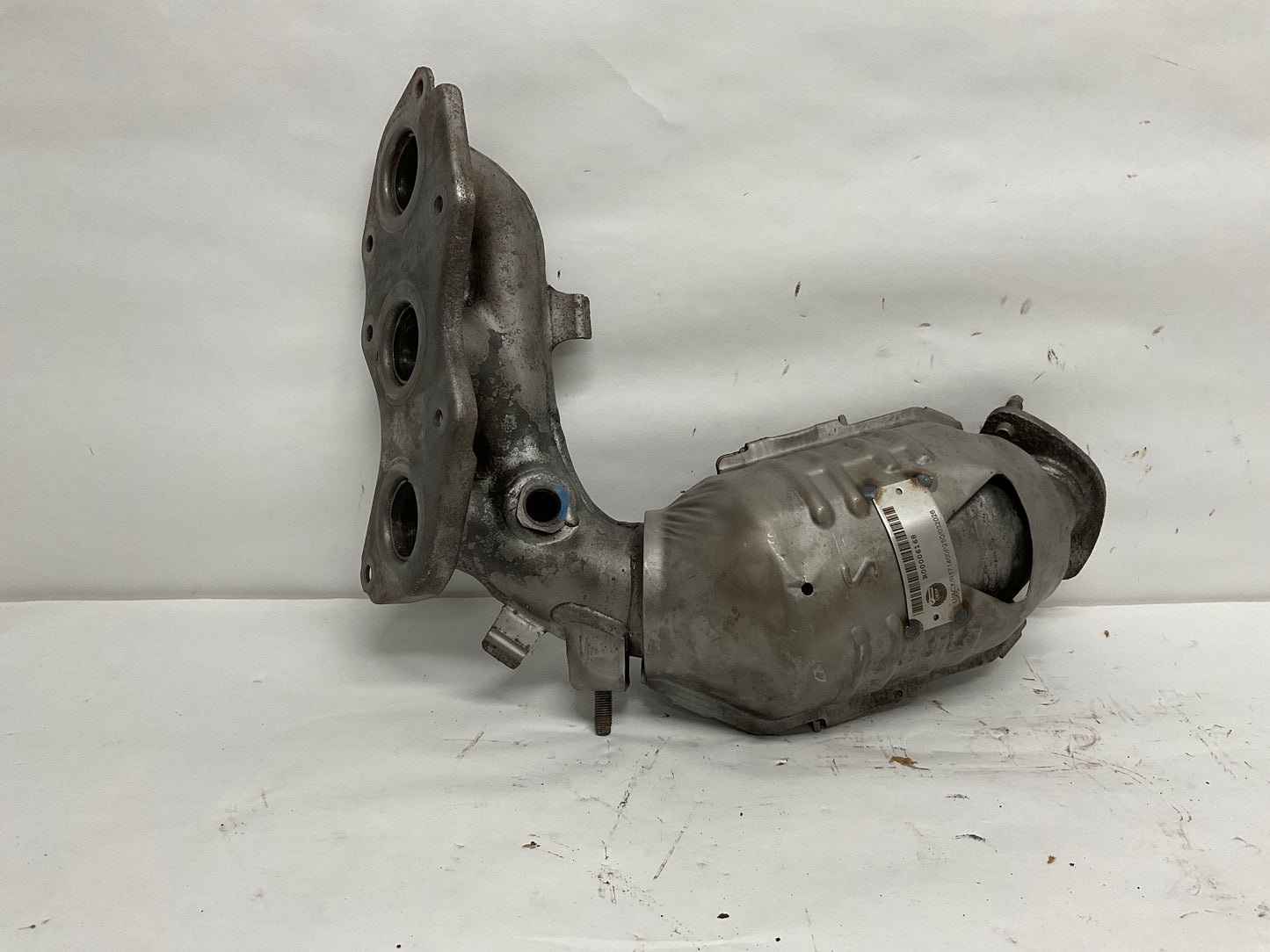 Right, Catalytic Converter with Integrated Exhaust Manifold
