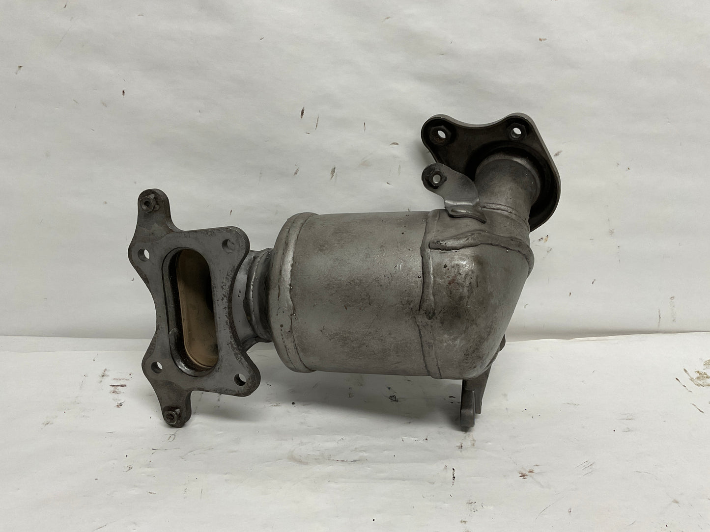 18190-RP3-A10
Other Names: Exhaust Manifold, Converter Cc
Description:
Fit. Upper.