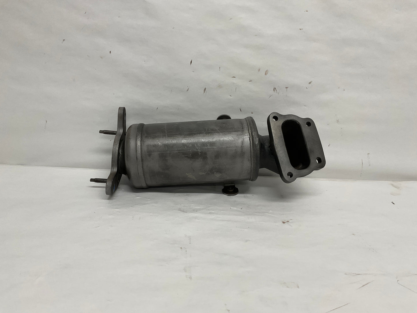 12643323
Other Names: Catalytic Converter
Description:
Spark. This GM Genuine Part is designed, engineered, and tested to rigorous standards and is backed by General Motors Collision parts are designed to help promote proper and safe repair
Condition: New