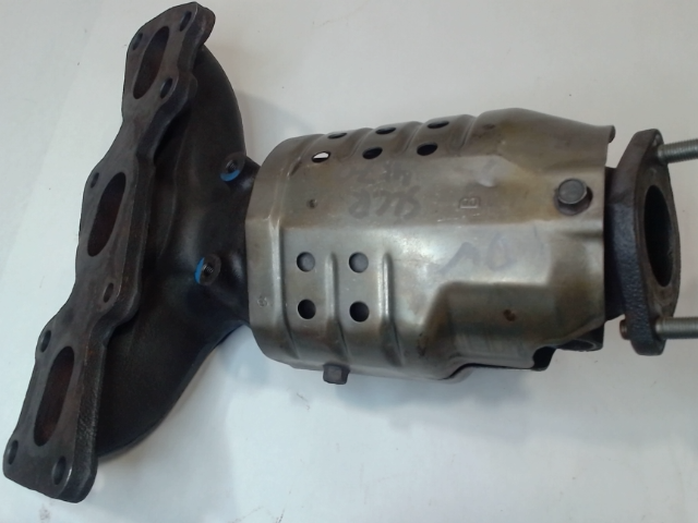 Right, Catalytic Converter with Integrated Exhaust Manifold
