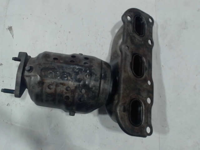 Right, Catalytic Converter with Integrated Exhaust Manifold