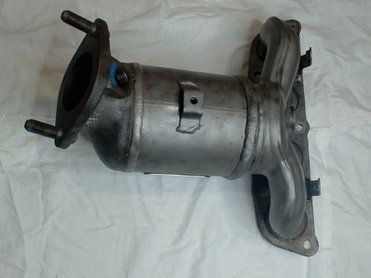 Catalytic Converter with Integrated Exhaust Manifold
