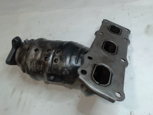 Left, Catalytic Converter with Integrated Exhaust Manifold