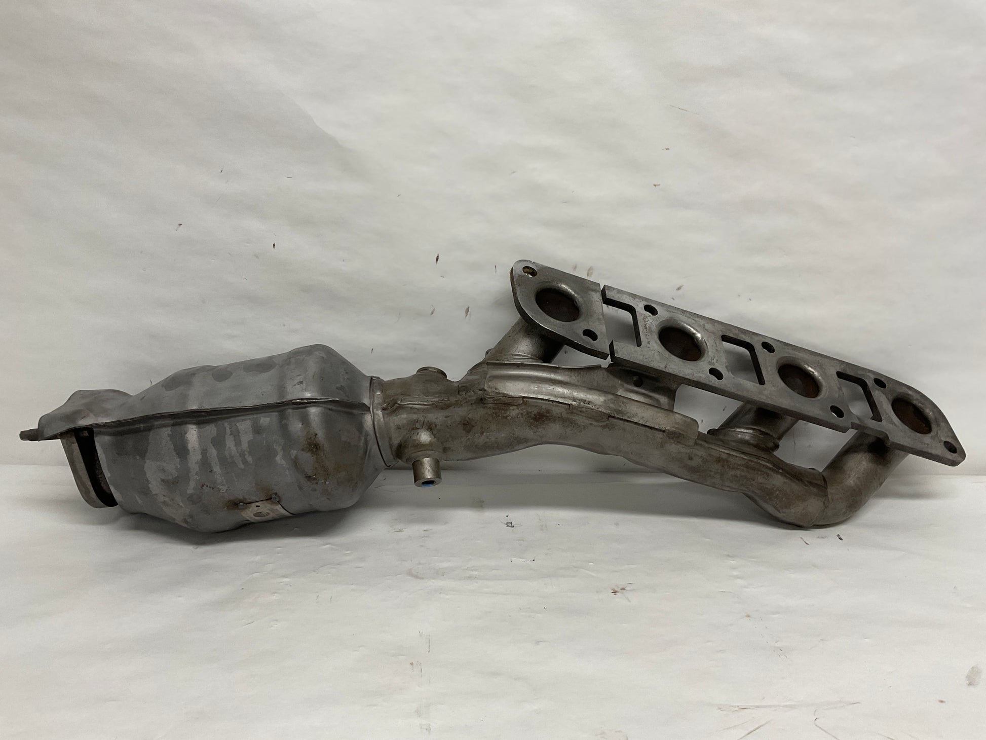 Right, Catalytic Converter with Integrated Exhaust Manifold