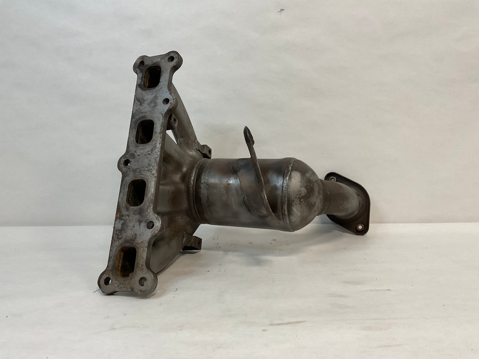 Exhaust And Catalytic Converter Manifold