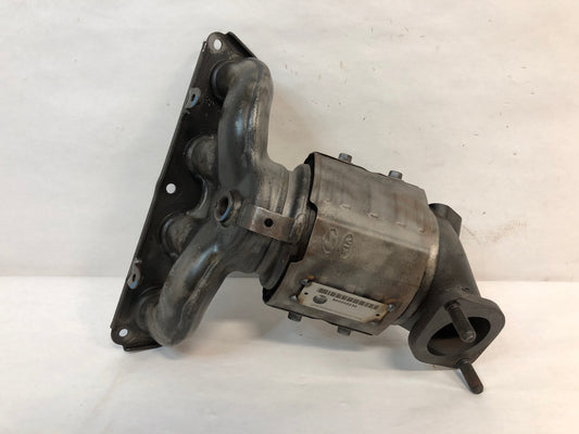 Catalytic Converter with Integrated Exhaust Manifold