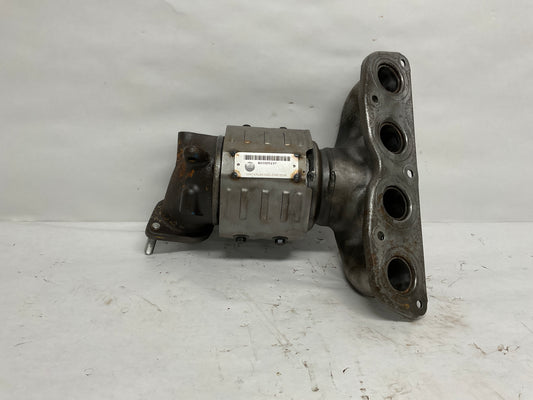 Catalytic Converter with Integrated Exhaust Manifold