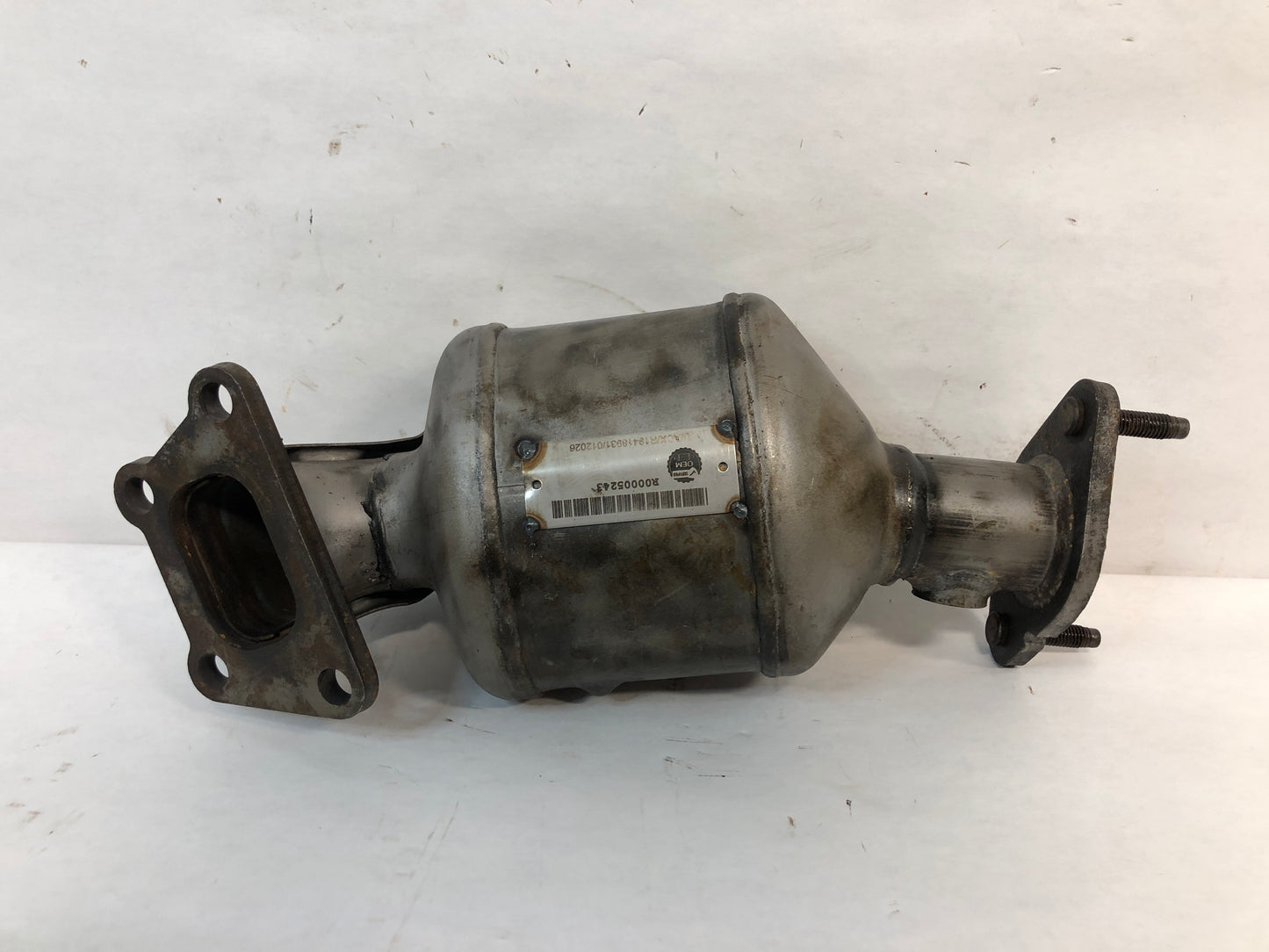 Three-Way Catalytic Converter Kit with Rear Exhaust Manifold Pipe - GM