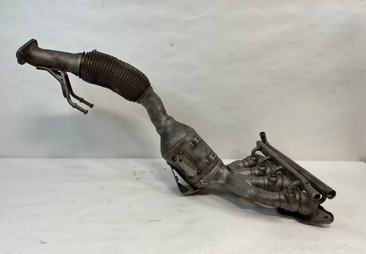 Catalytic Converter With Integrated Exhaust Manifold