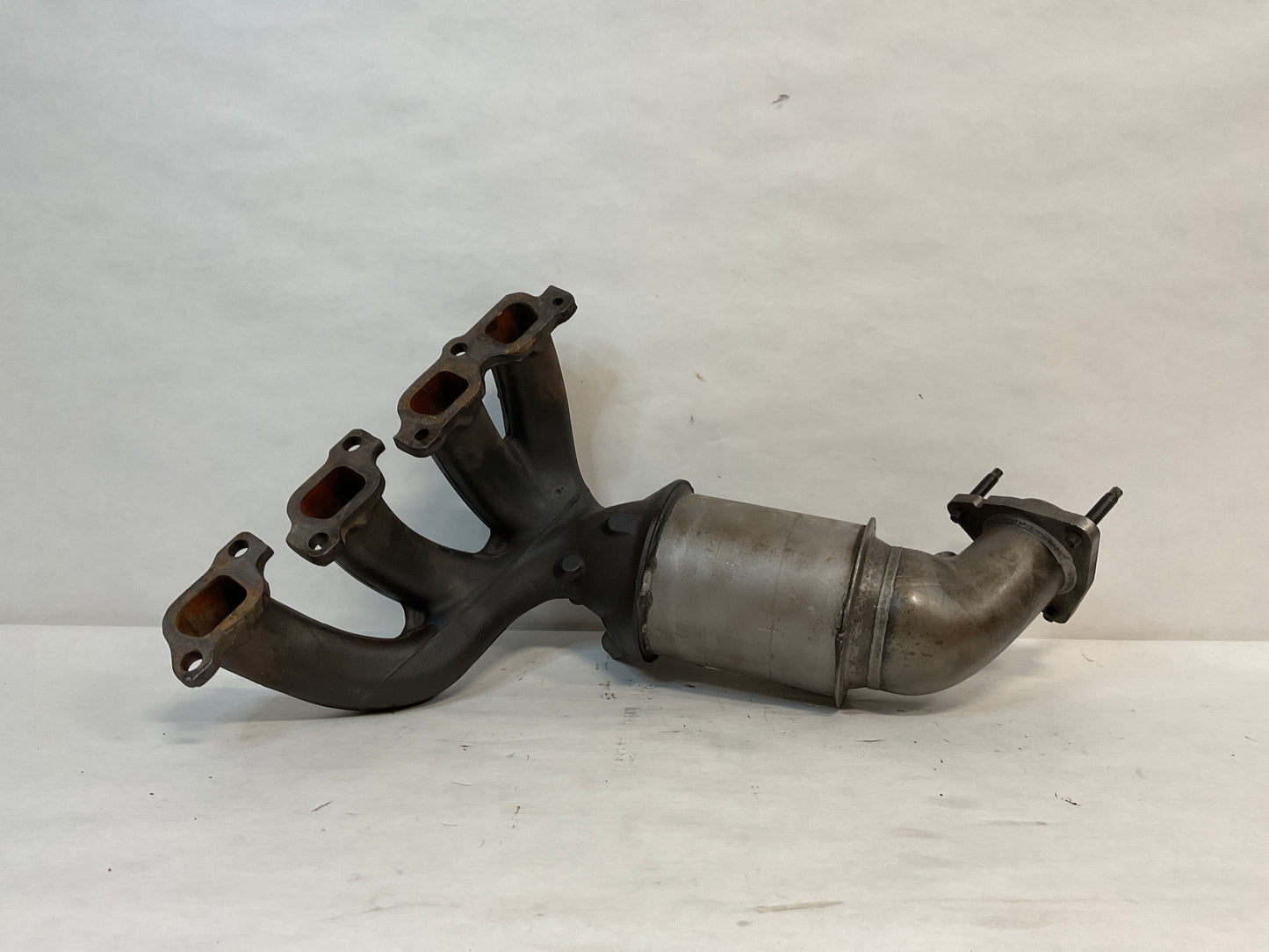Exhaust Manifold with Catalytic Converter 
Secondary P/N: Isuzu (8194201960)