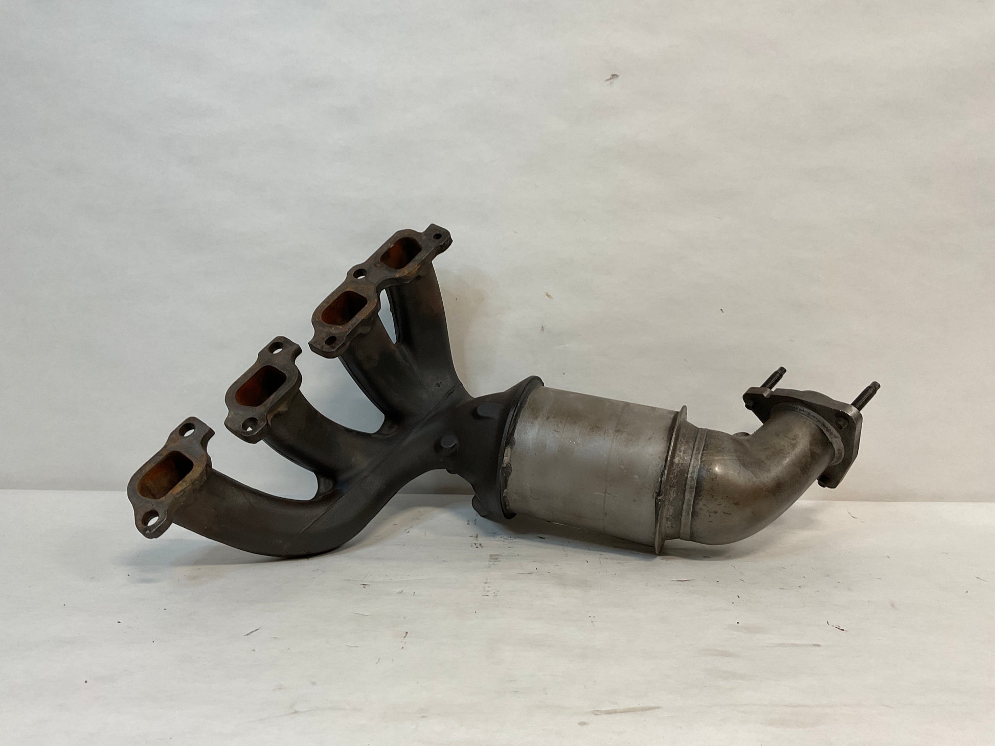 Exhaust Manifold with Catalytic Converter 
Secondary P/N: Isuzu (8194201960)