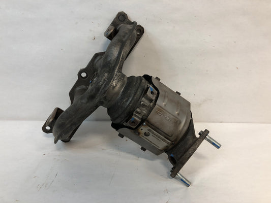Catalytic Converter With Integrated Exhaust Manifold