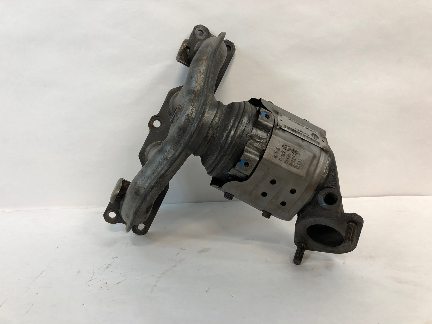 Catalytic Converter With Integrated Exhaust Manifold
