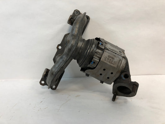 Catalytic Converter With Integrated Exhaust Manifold