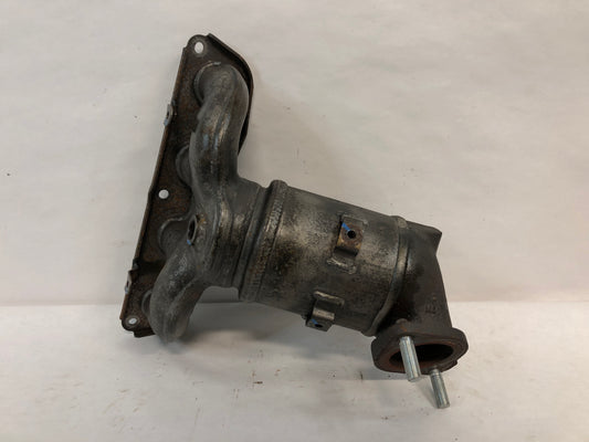 Catalytic Converter with Integrated Exhaust Manifold