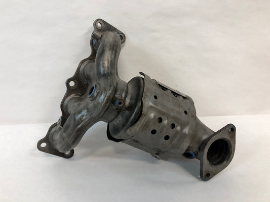 Catalytic Converter With Integrated Exhaust Manifold
