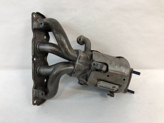 Catalytic Converter with Integrated Exhaust Manifold