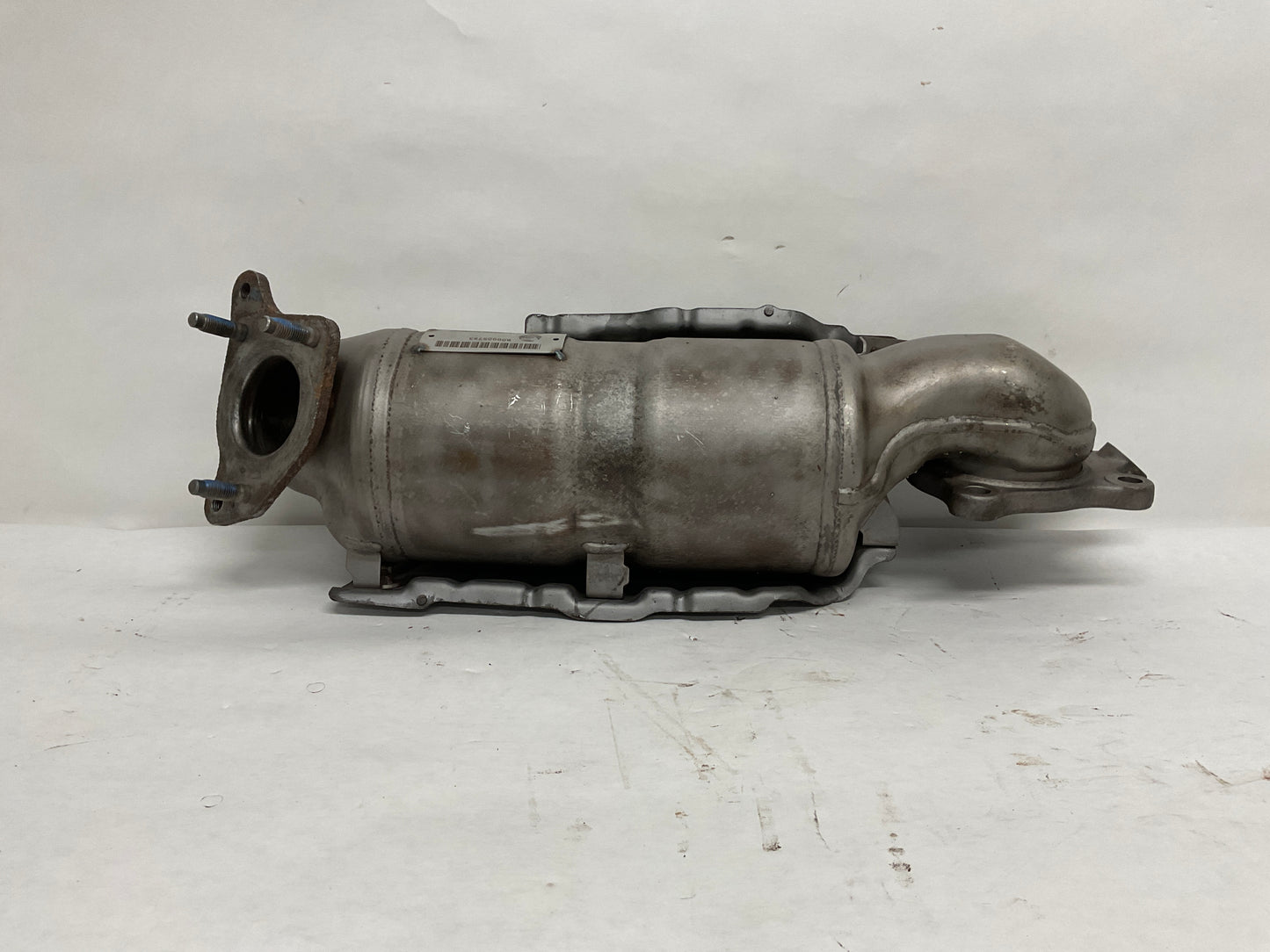 	Converter, Converter Assembly
Description:	
Civic. 1.5l. Auto trans. Type 2. Civic. 2.0l. Hatchback, lx, ex, ex-l, california. Hatchback, sport, sport touring, california.

Notes:	Order By Country Of Origin.