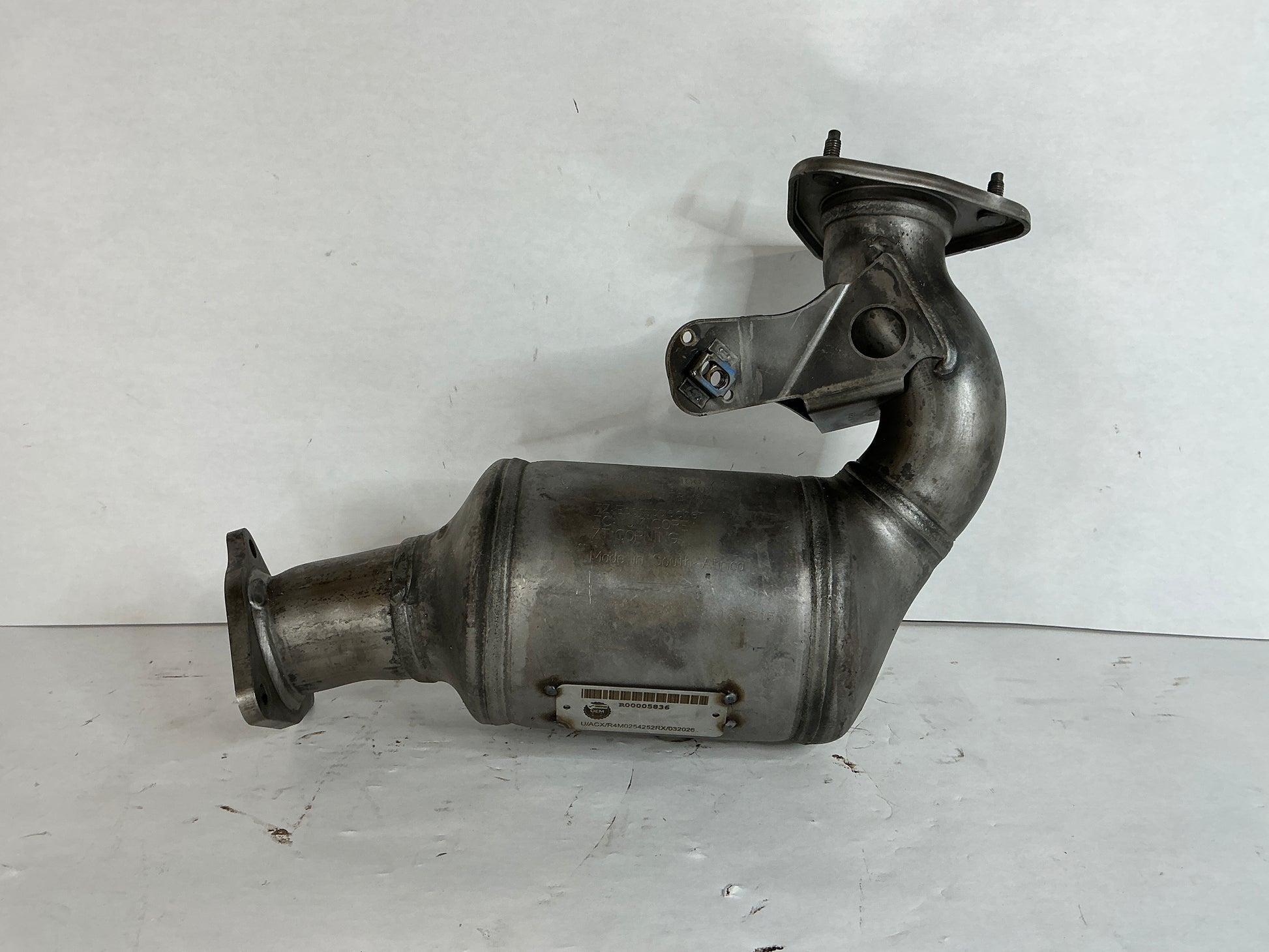 	4M0-254-252-RX
Positions:	Right
Other Names:	Converter & Pipe, Catalyst
Description:	
Q7. 3.0l. Right. 2017-19.

Notes:	PARTS: Part has related components that cannot be reused/reinstalled; lock nut and gasket.
Replaces:	4M0-254-252-AX