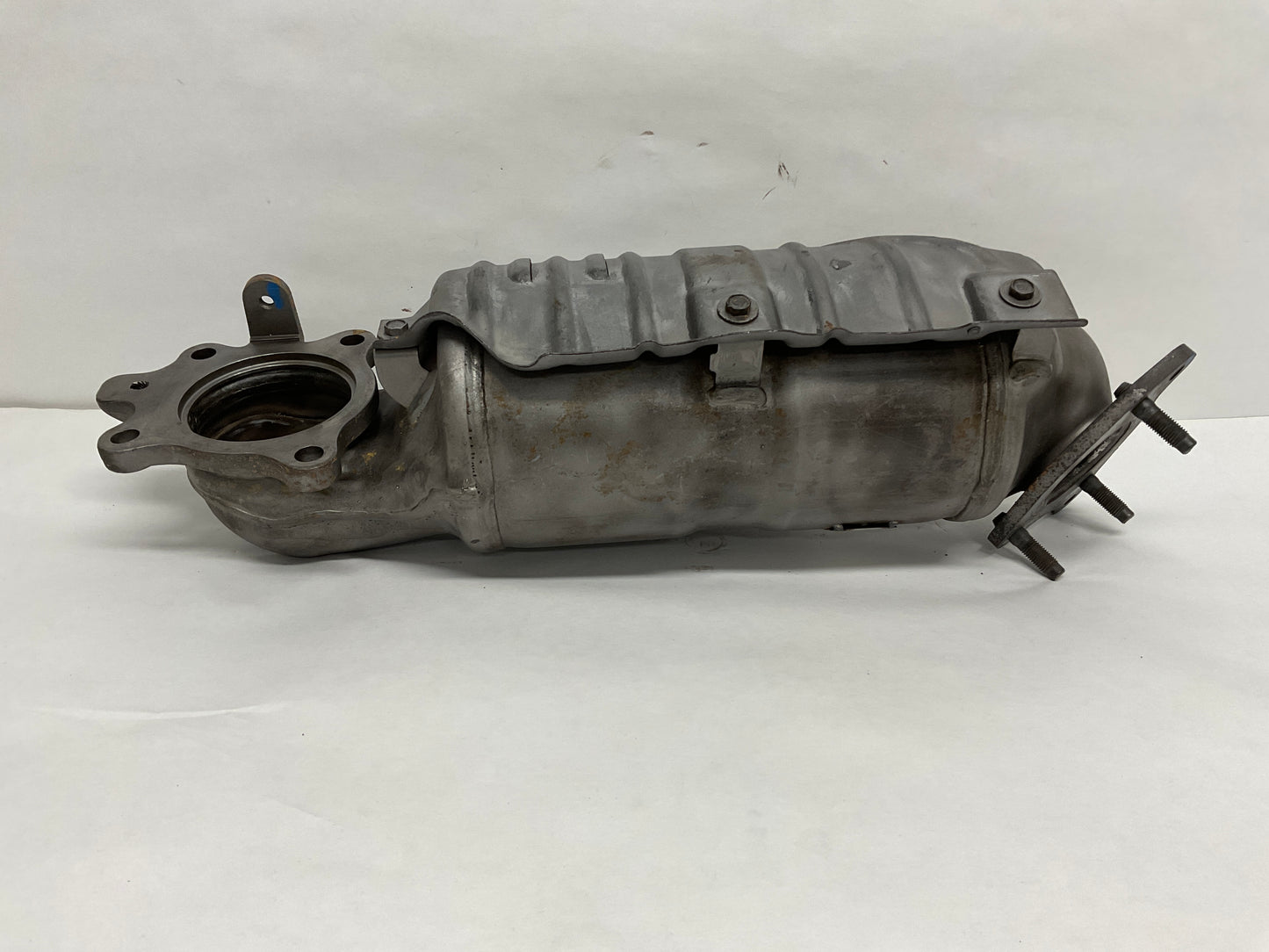 Manifold, Converter, Converter Assembly
Description:	
Civic. 1.5l. Auto trans. Type 1. Civic. 2.0l. Manual trans. Hatchback, lx, ex, ex-l, federal. Hatchback, sport, sport touring, federal. 1.5L, with si.

Notes:	Order By Country Of Origin.