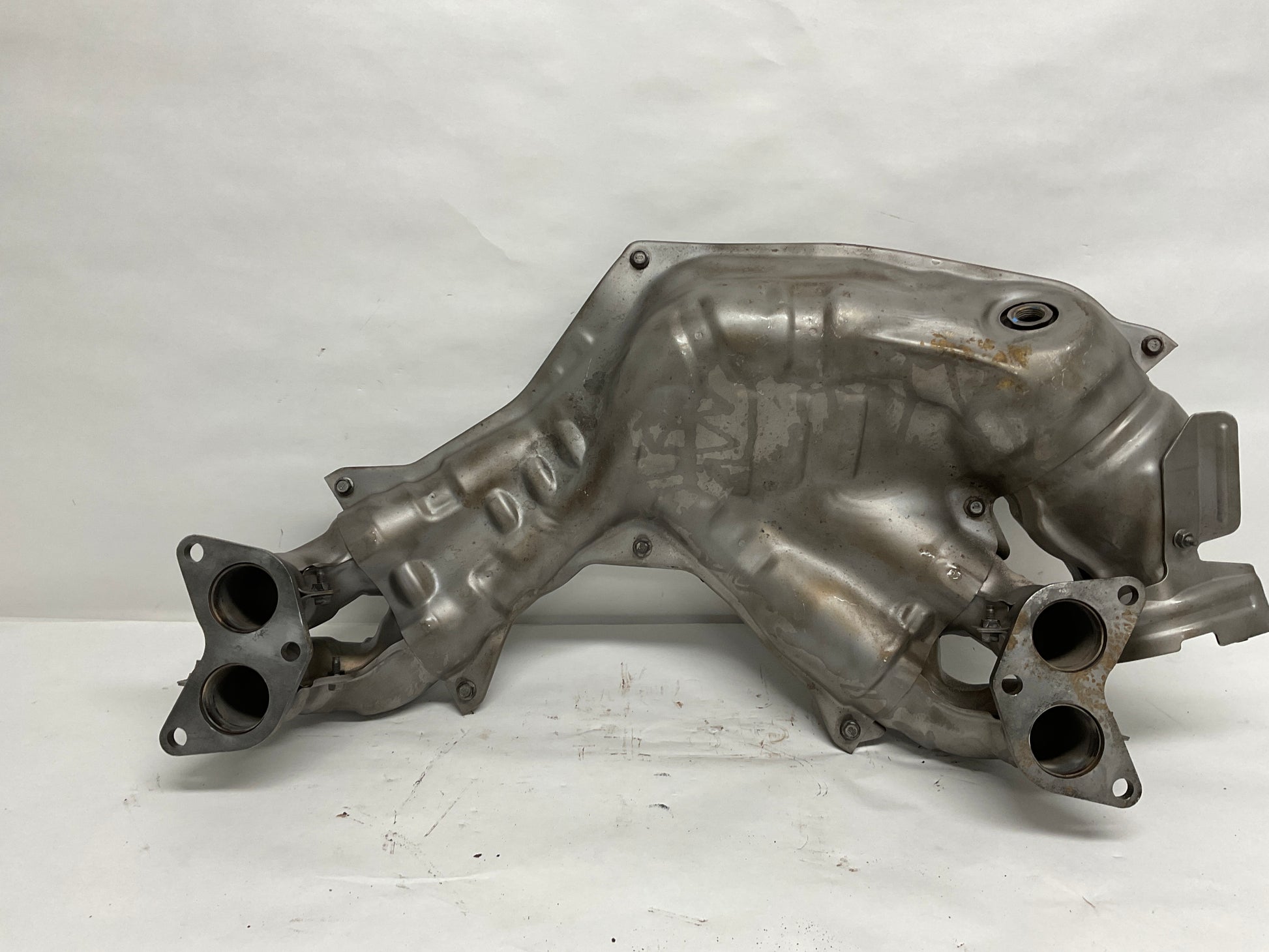 	SU003-10579
Other Names:	Exhaust Manifold, Pre-Converter, Pipe Complete Exhaust Front
Description:	
GR86. 2.4l.

Notes:	Includes: Catalytic Converter.