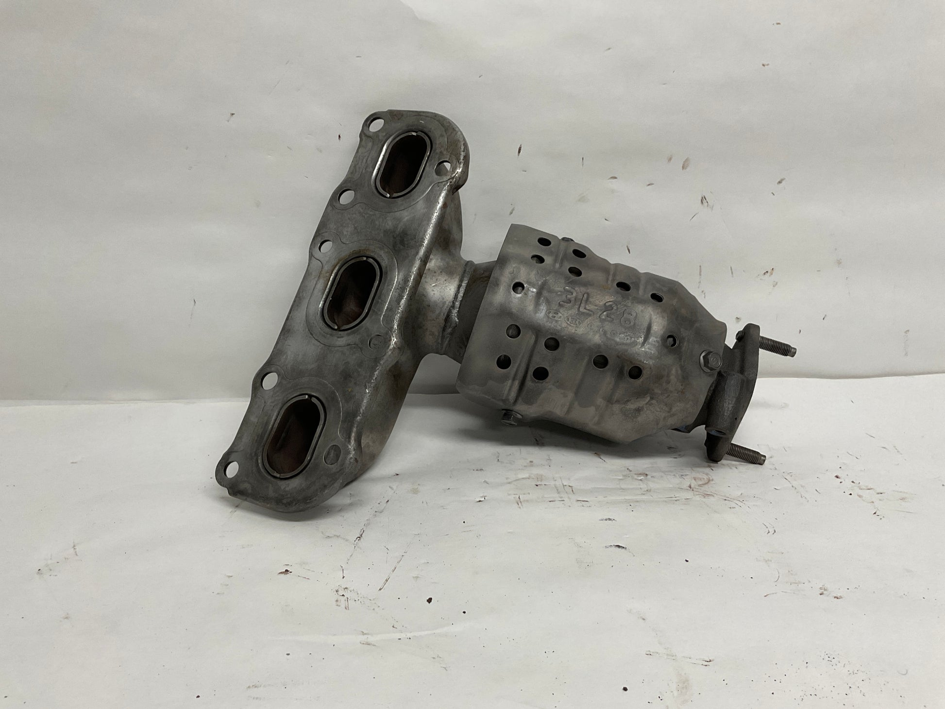 Right, Catalytic Converter with Integrated Exhaust Manifold