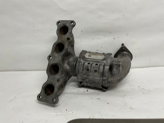 Catalytic Converter with Integrated Exhaust Manifold