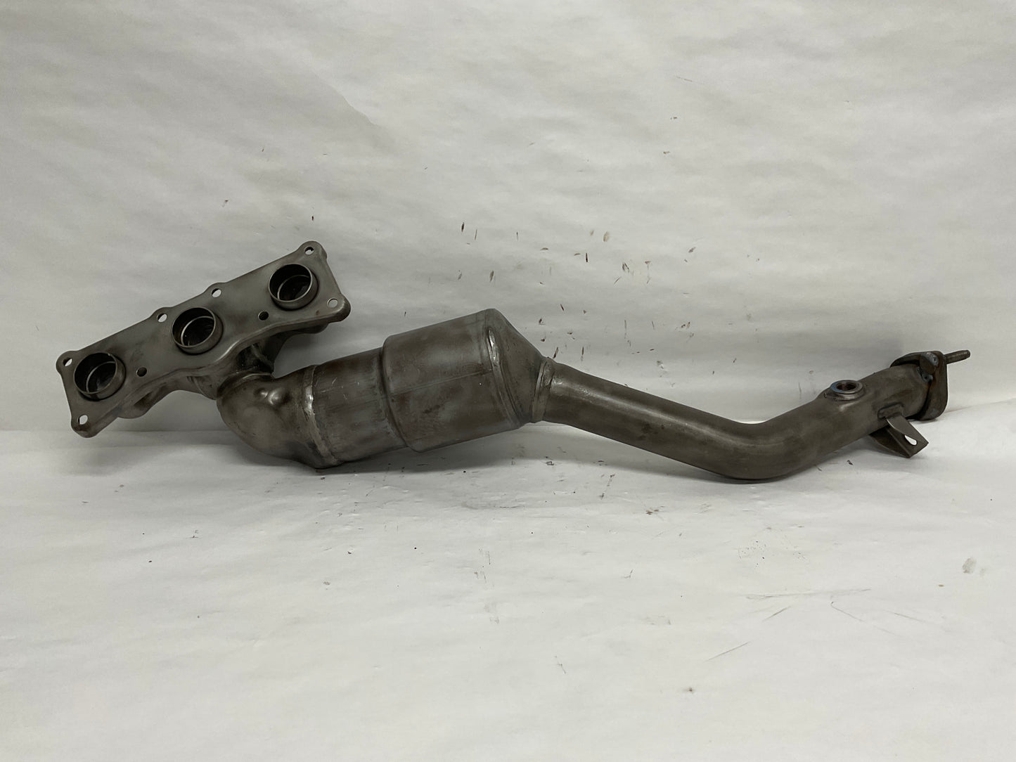 18-40-7-646-691
Other Names:	Rp Exhaust Manifold With Cat 182020
Description:	
528i, 528xi. 3.0l. Cylinders 1-3. "Left" "Front"

Replaces:	18407584674