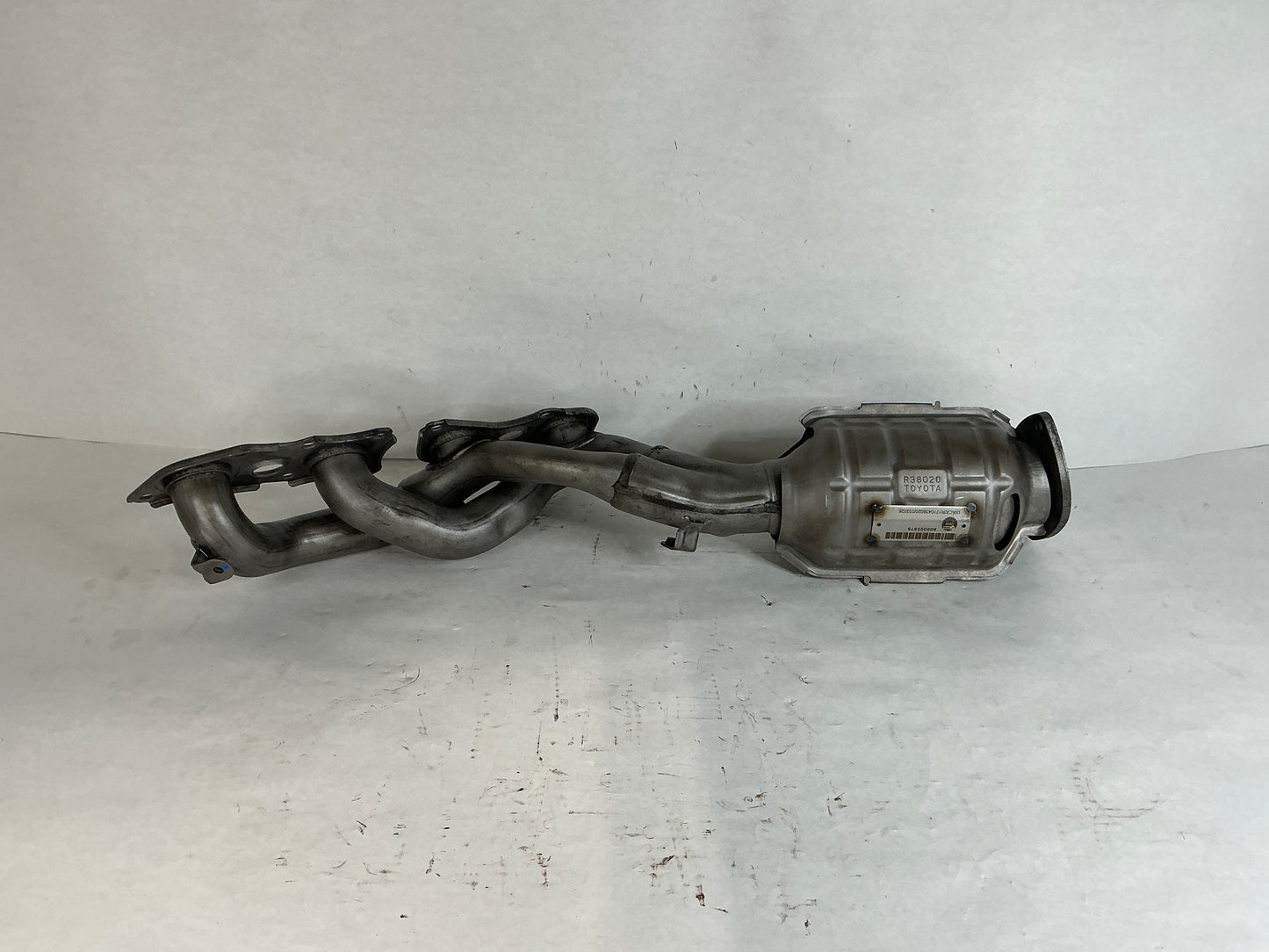 RIGHT
Other Names:	Manifold Sub Assembly E
Description:	
Rwd. 2wd. LS460, ls460l. Without awd. Right.

Notes:	Includes Front Catalytic Converter.