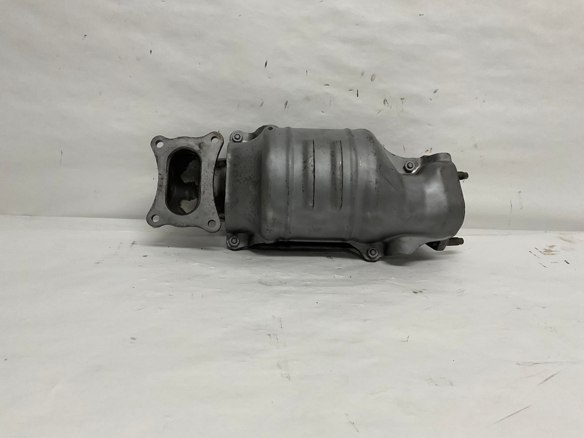 	Front Left Front, Front Left Upper
Other Names:	Converter, Exhaust Manifold, Converter Front
Description:	
MDX. Primary. Front. ZDX. Upper.