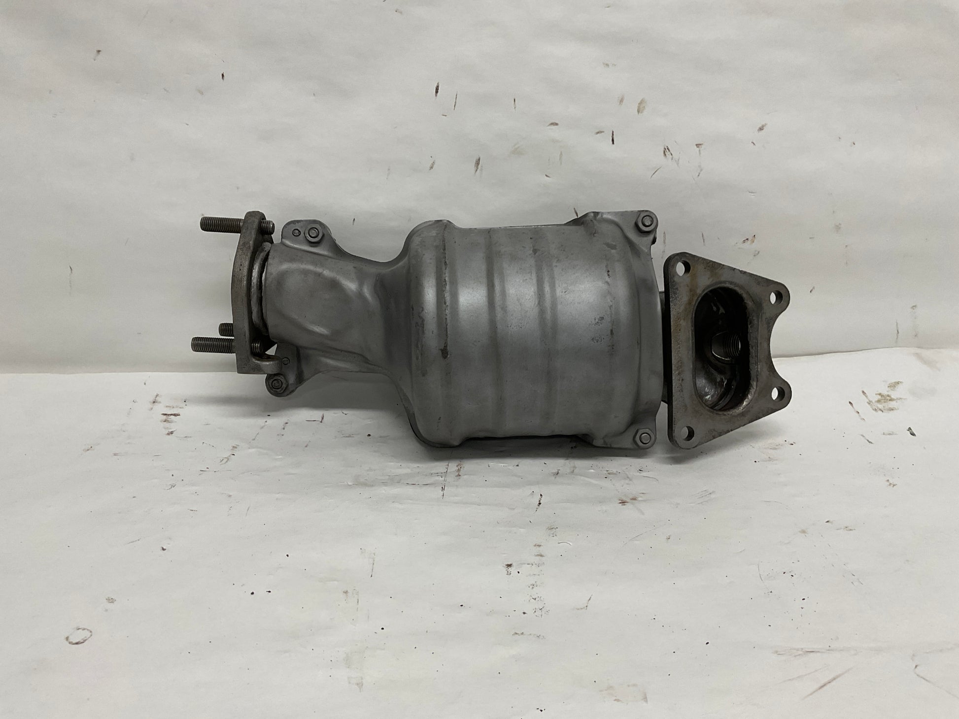 18290-RGL-A00
Positions:	Right / Rear
Other Names:	Exhaust Manifold, Manifold, Converter Rear
Description:	
Pilot. 2005-08, rear. Odyssey. Lx, ex. Upper. Rear, vtec.