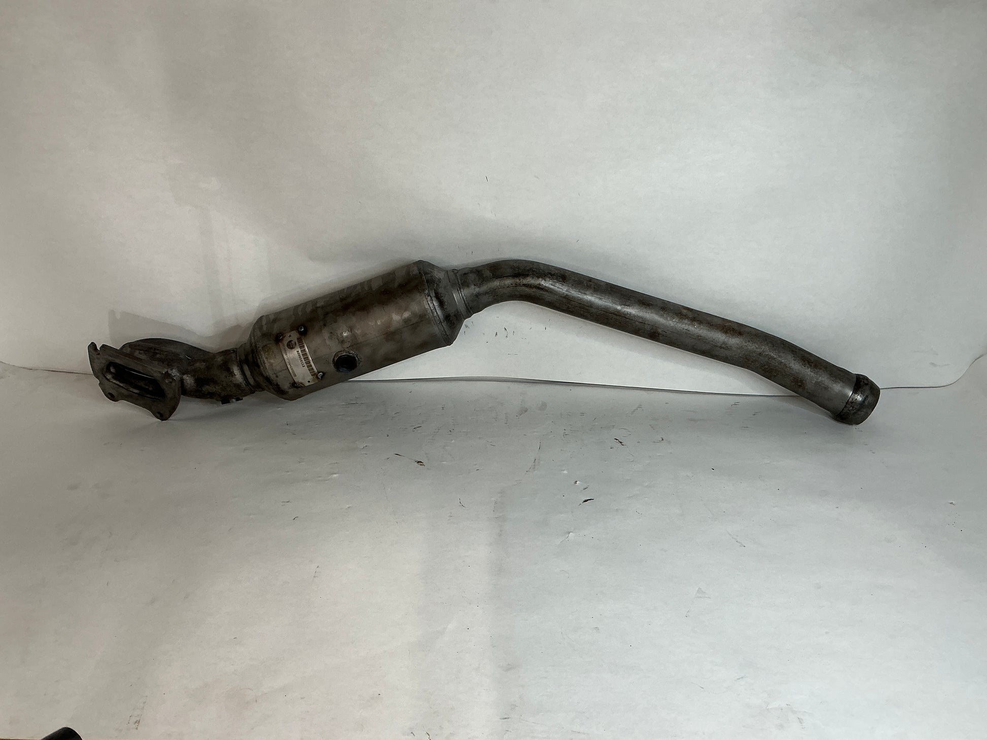 Exhaust Pipe And Converter, Pipe And Converter LEFT (From Driver's Seat LHD)
Condition:	New
Notes:	Engines: 3.0L V6 24V VVT ENGINE. 3.6L V6 24V VVT Engine.
Applications:	4x2. 4x4. E 4x2. E 4x4.
Replaces:	68110124ab, 68110124ac, 68110124ad