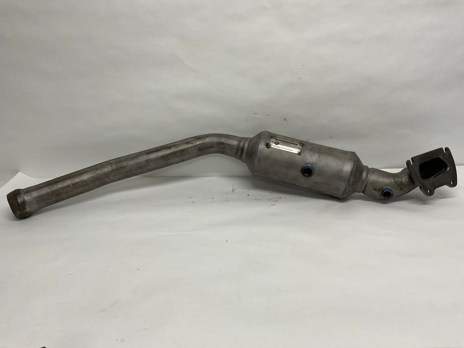 	Pipe And Converter, RIGHT SIDE (From Driver's Seat USA LHD)
Description:	
To Manifold.

Condition:	New
Notes:	Engines: 3.0L V6 24V VVT ENGINE. 3.6L V6 24V VVT Engine.
Applications:	4x2. 4x4. E 4x2. E 4x4.
Replaces:	68110125ab, 68110125ac, 68110125ad