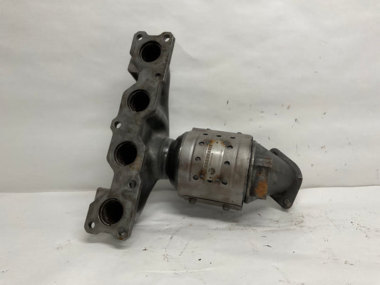 Catalytic Converter with Integrated Exhaust Manifold