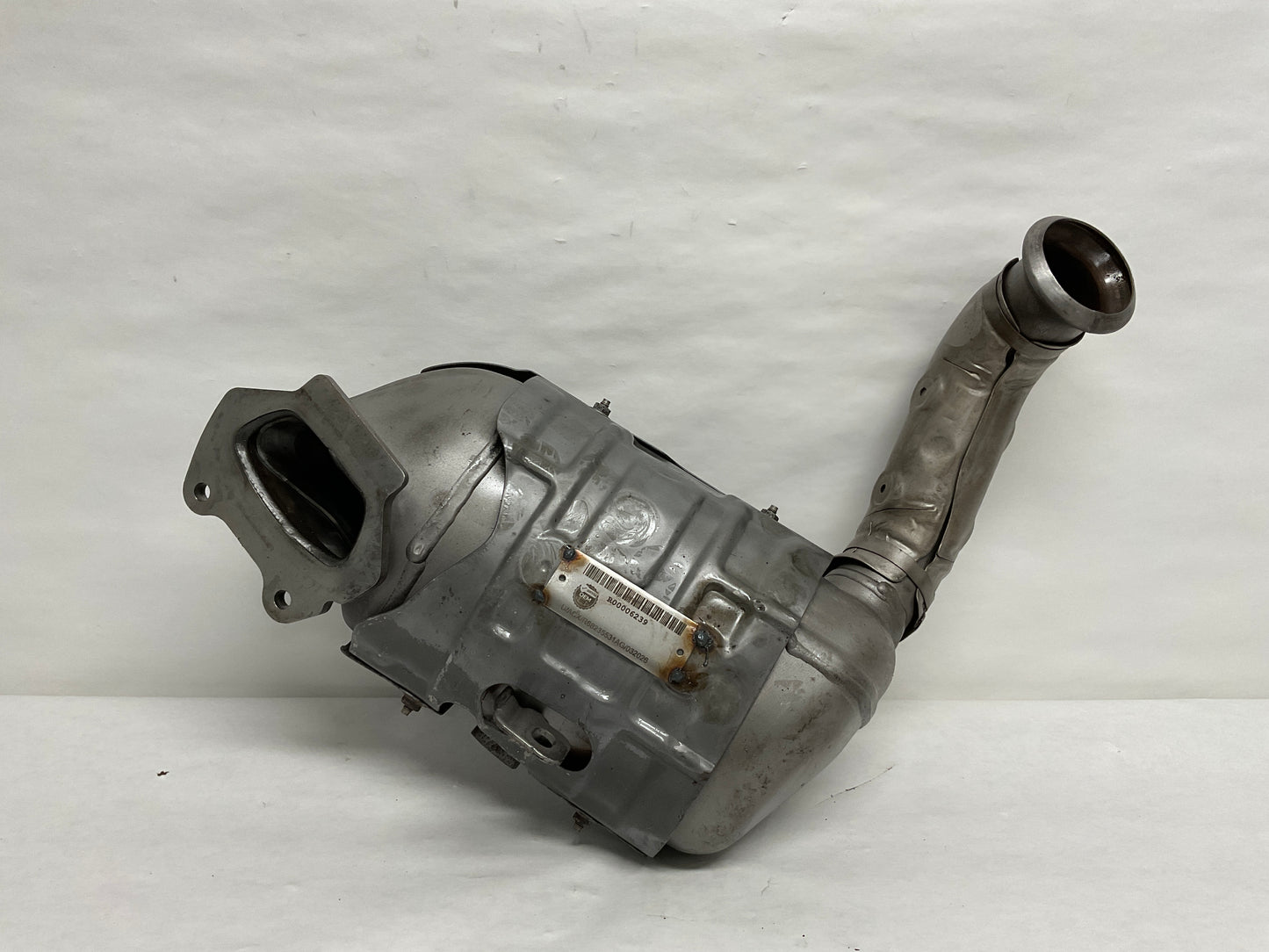 	68323149AC
Positions:	Rear
Other Names:	Manifold
Description:	
Rear Maniverter to Y-Pipe.

Notes:	Engines: 3.6l v6 24v vvt engine. 3.6l v6 24v vvt engine upg i w/ess.
Replaces:	68323149ab