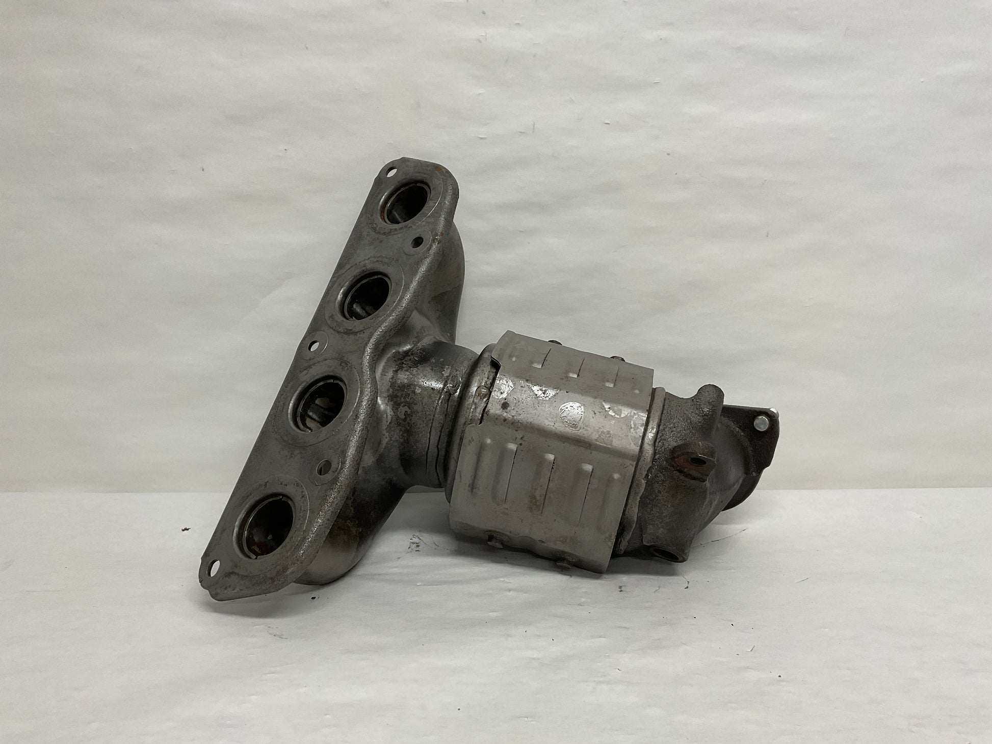 Manifold Catalytic Assembly Exhaust
Description:	
Elantra. 1.8l. Sedan. Usa built. Federal. From 1/1/12.
