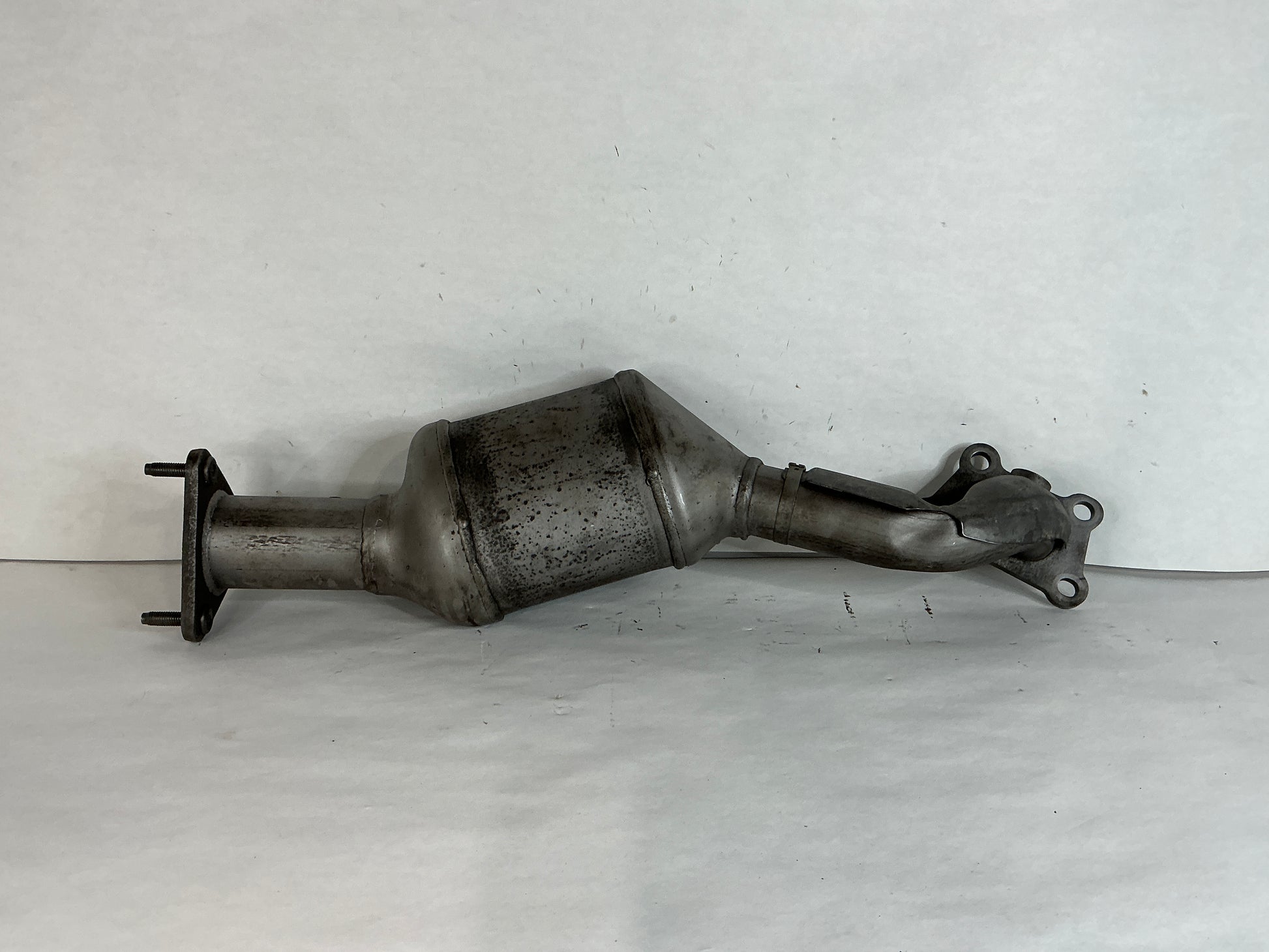 	85000357
Positions:	Front Right,RIGHT
Other Names:	Converter
Description:	
3.6L, 2017-22. Canyon, Colorado. 3.6l. Upper. Right.

Replaces:	19420267, 23451577, 84486594