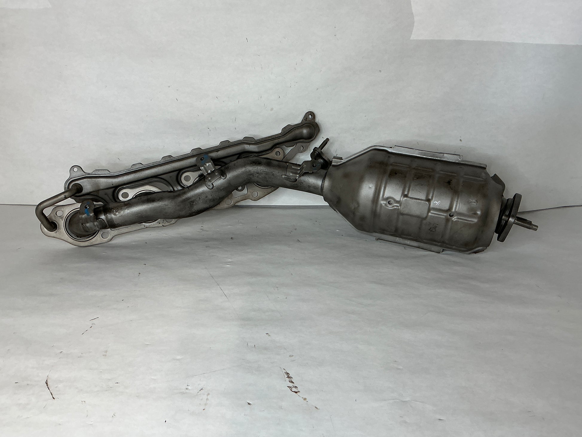 Left, Catalytic Converter with Integrated Exhaust Manifold