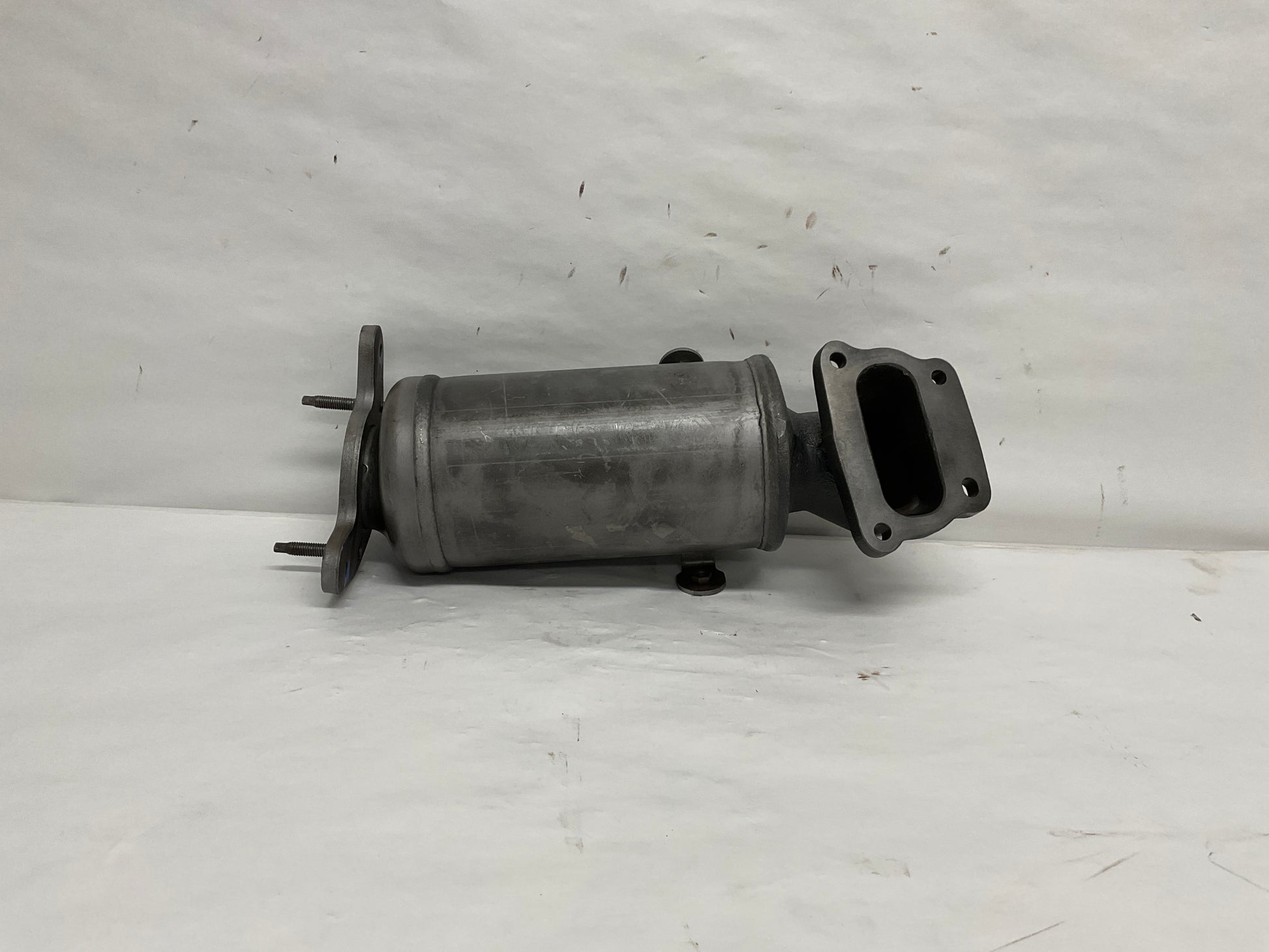 12643323
Other Names:	Catalytic Converter
Description:	
Spark. This GM Genuine Part is designed, engineered, and tested to rigorous standards and is backed by General Motors Collision parts are designed to help promote proper and safe repair

Condition:	New