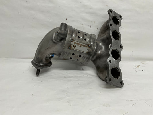 Catalytic Converter with Integrated Exhaust Manifold
